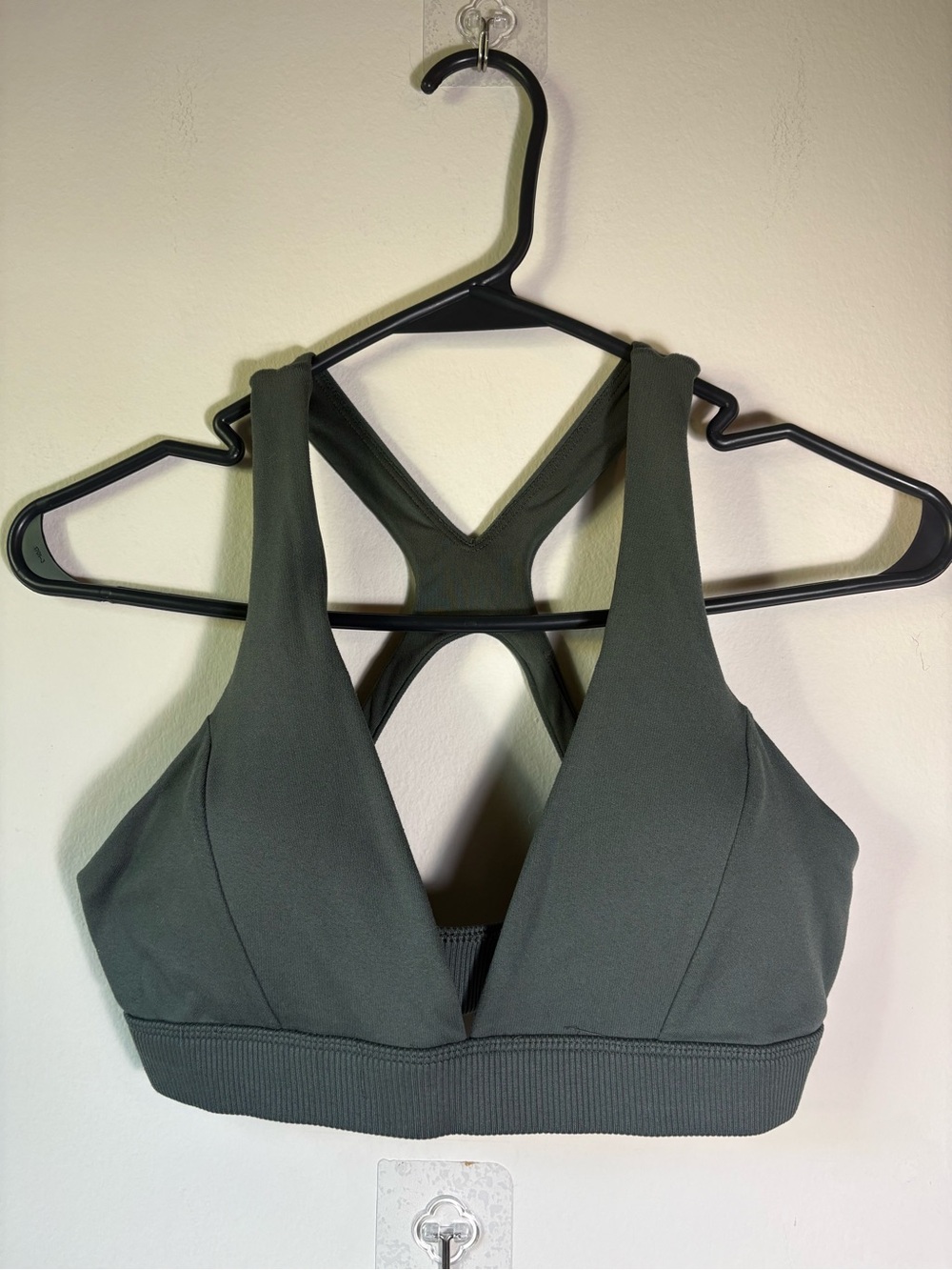 Alo Yoga Green Cactus Women’s V-Neck Sports Bralette